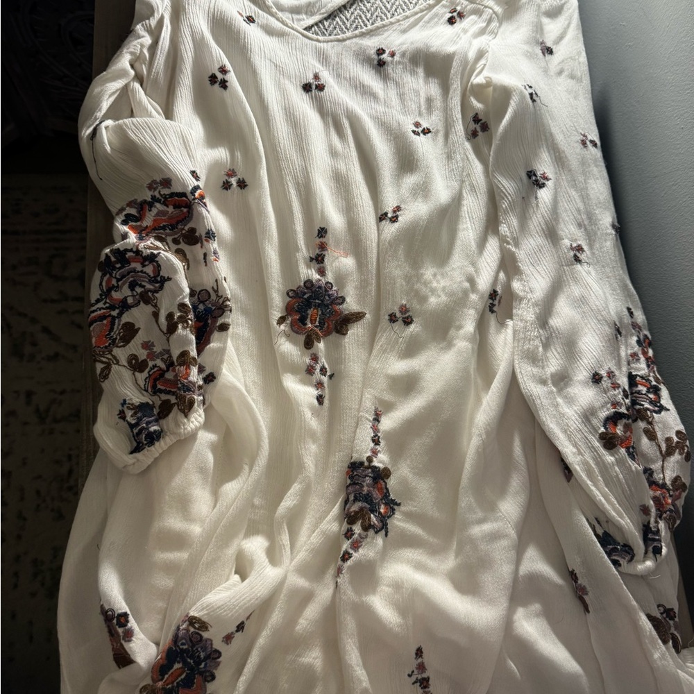 Free People White Dress with Floral Embroidery - Picture 2 of 10